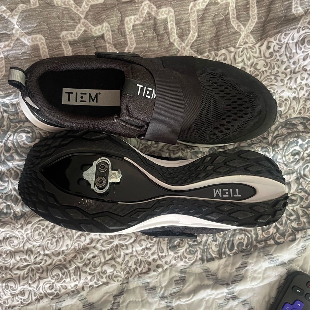 Black Cycle Shoes